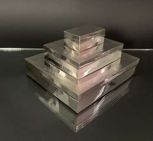 An unusual Art Deco triple tier cigar box by Mappin & Webb